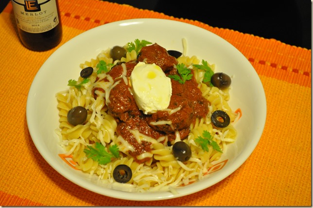 Spiralli Pasta and Meatballs in Tomato Sauce